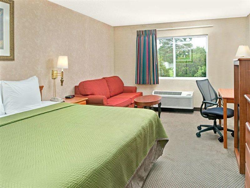 Travelodge By Wyndham Lincoln Airport I-80 Exterior photo